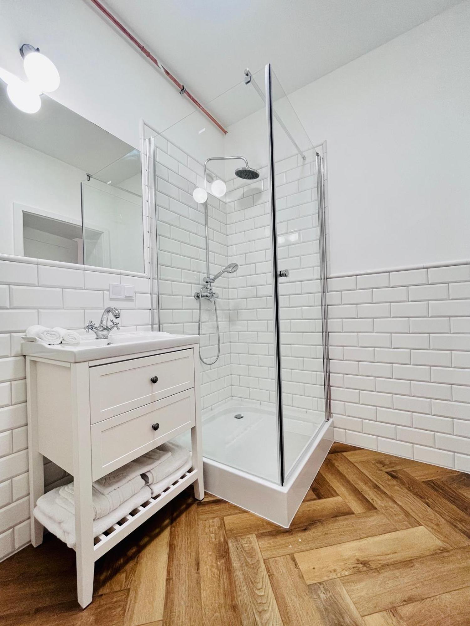 Apartamenty Kamienica Centrum - 1 Maja Lubiń Buitenkant foto