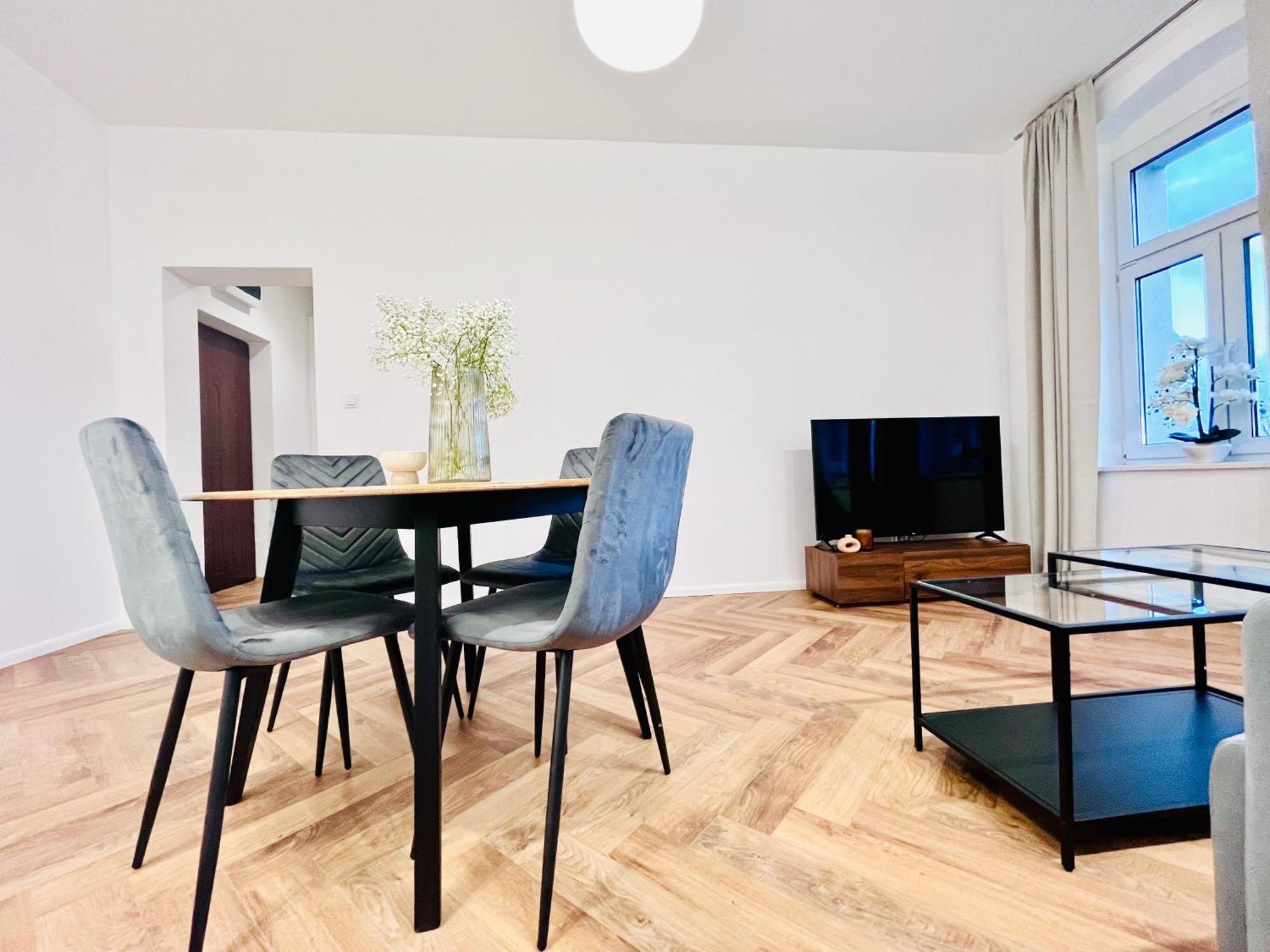 Apartamenty Kamienica Centrum - 1 Maja Lubiń Buitenkant foto