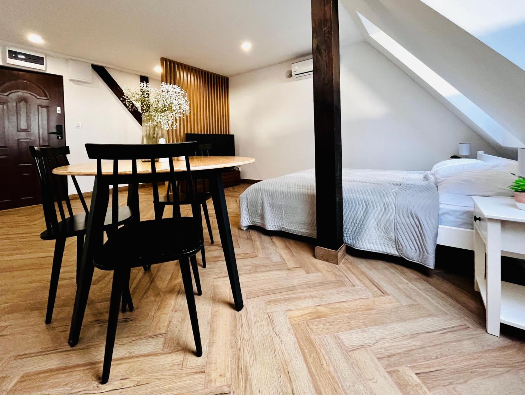 Apartamenty Kamienica Centrum - 1 Maja Lubiń Buitenkant foto