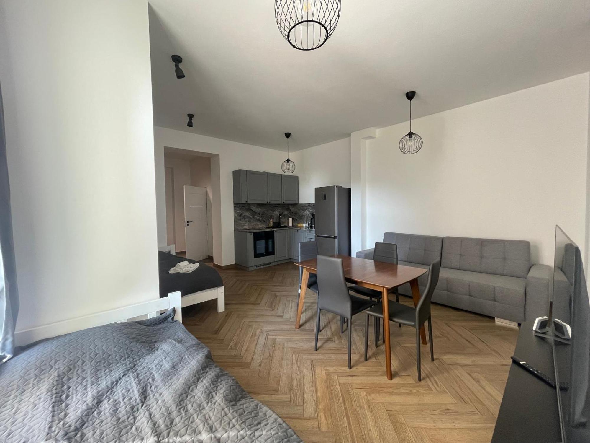 Apartamenty Kamienica Centrum - 1 Maja Lubiń Buitenkant foto