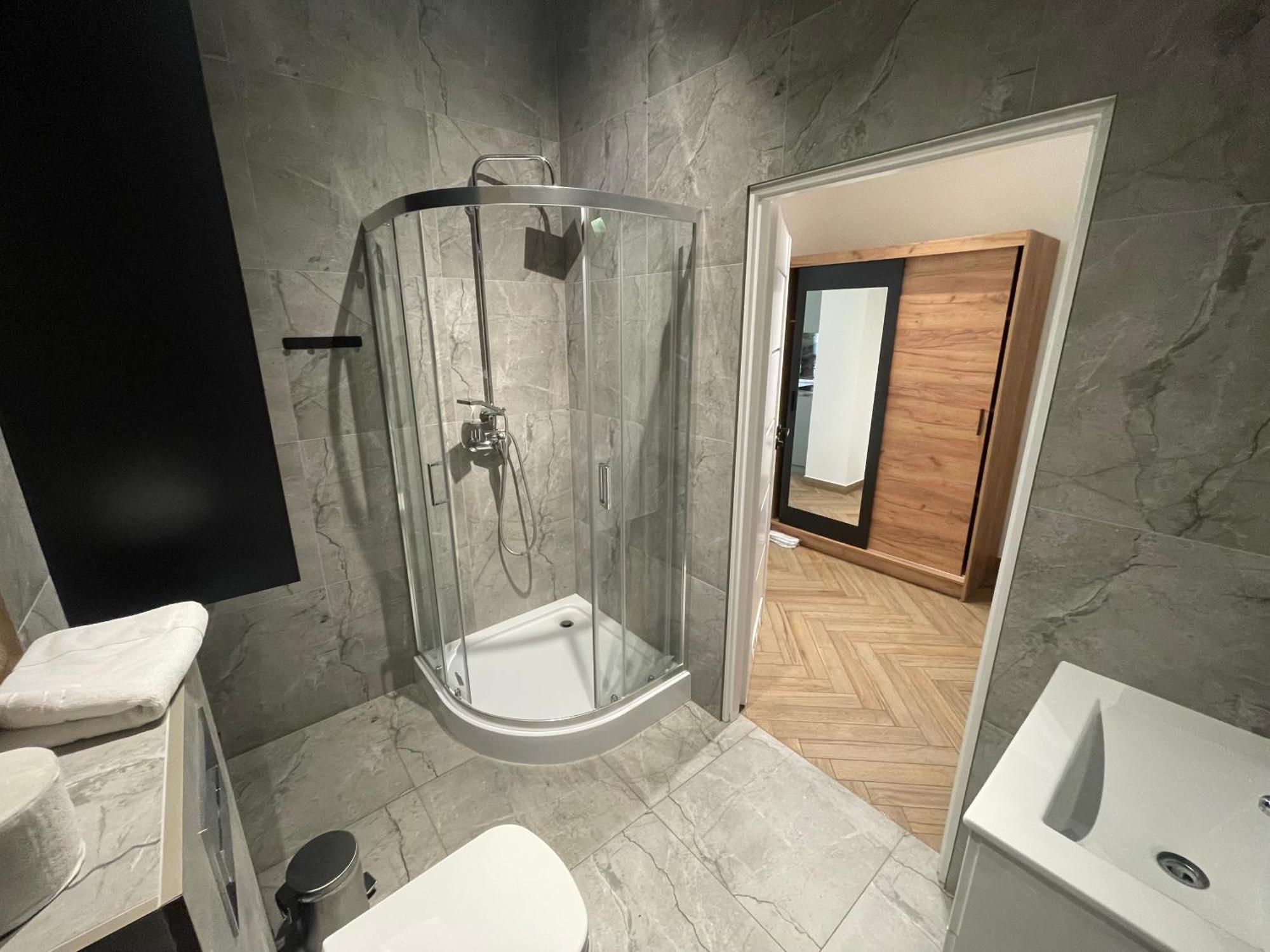 Apartamenty Kamienica Centrum - 1 Maja Lubiń Buitenkant foto